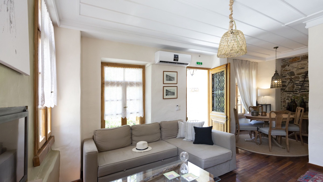 Photo of Livingroom in Agios Konstantinos