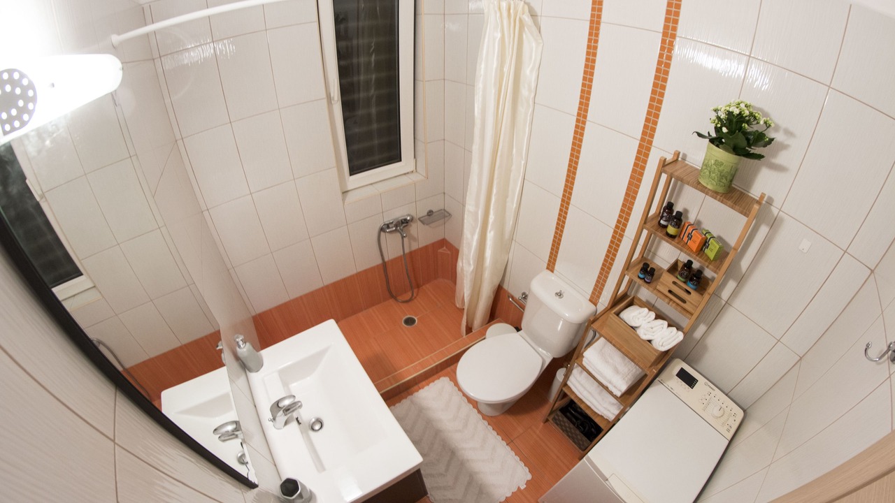 Photo of Bathroom in Alimos