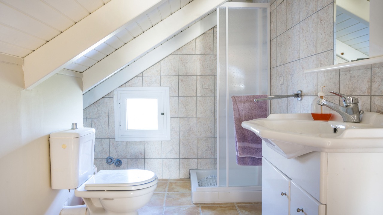 Photo of Bathroom in Chalikeri