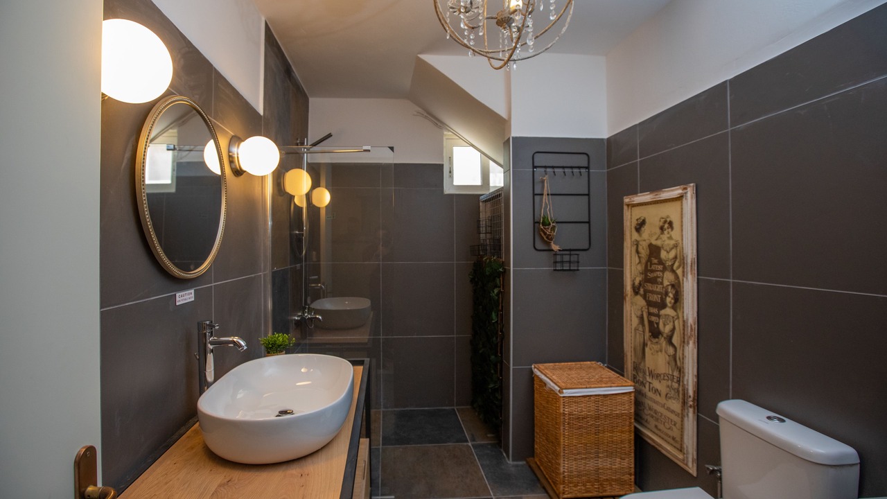 Photo of Bathroom in Chalikeri
