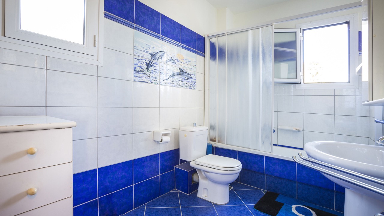 Photo of Bathroom in Chalikeri
