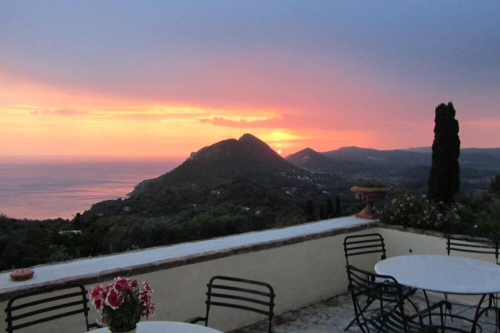 Photo of Patio Balcony in Pelekas