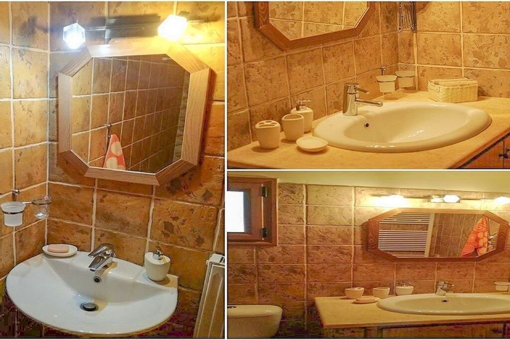 Photo of Bathroom in Nerotrivia