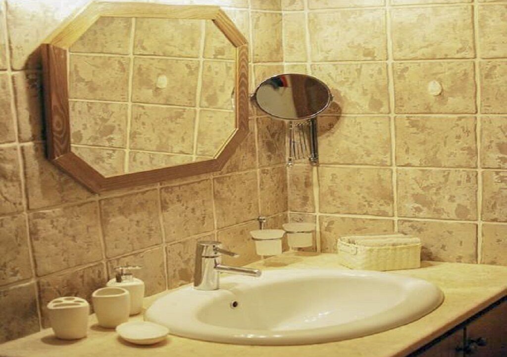 Photo of Bathroom in Nerotrivia
