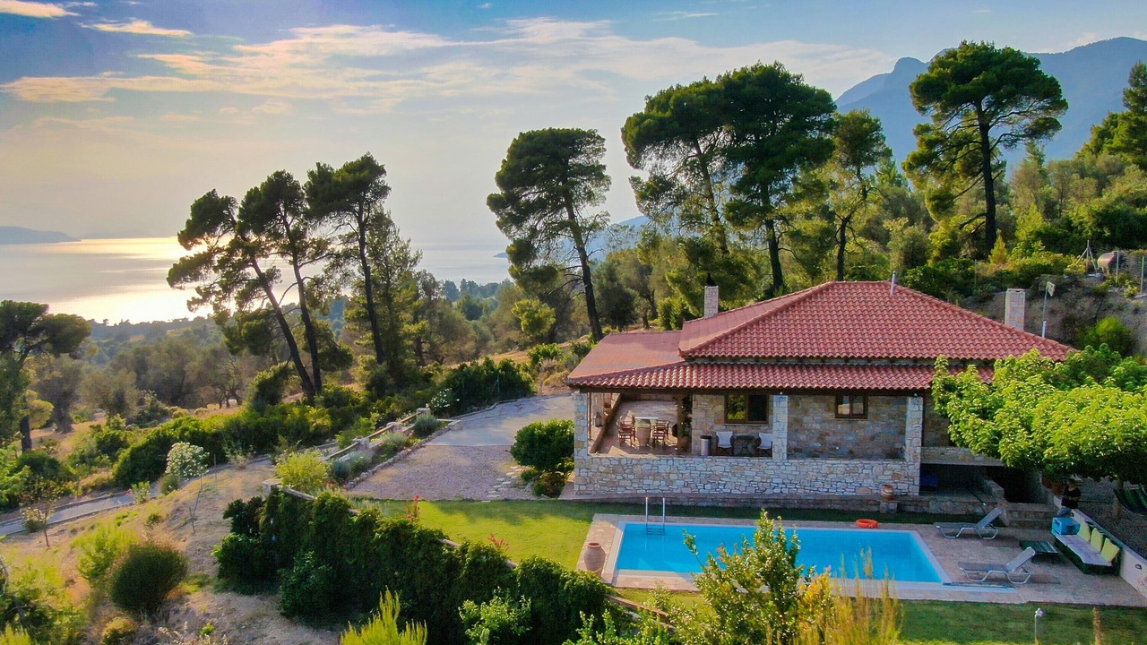 Photo of Outdoor in Nerotrivia