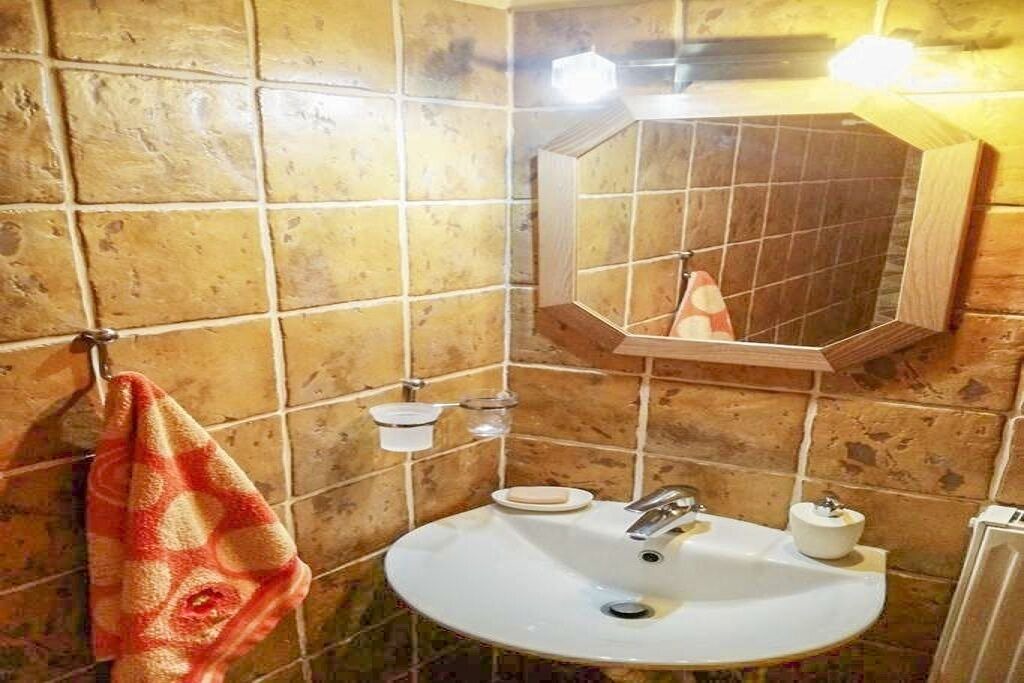 Photo of Bathroom in Nerotrivia