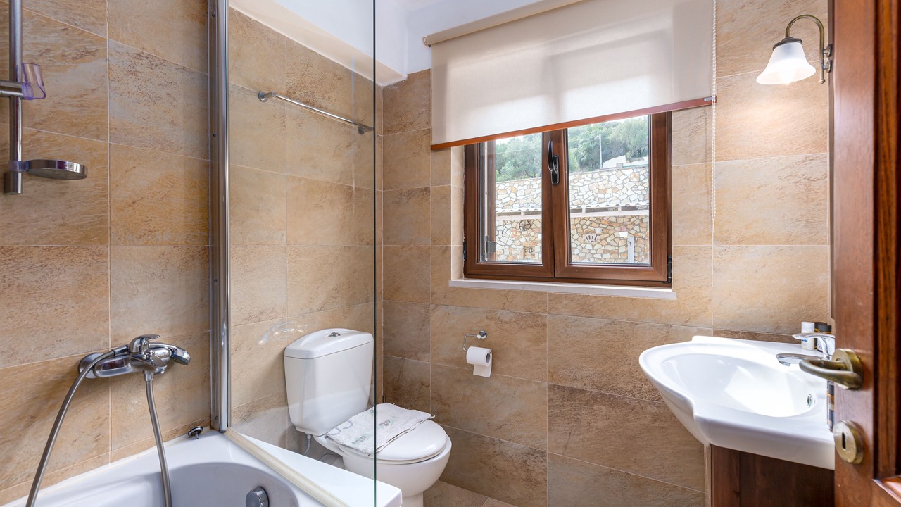Photo of Bathroom in Gaios