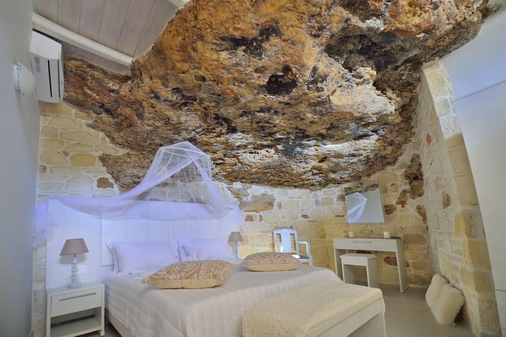 Photo of Bedroom in Limeniskos