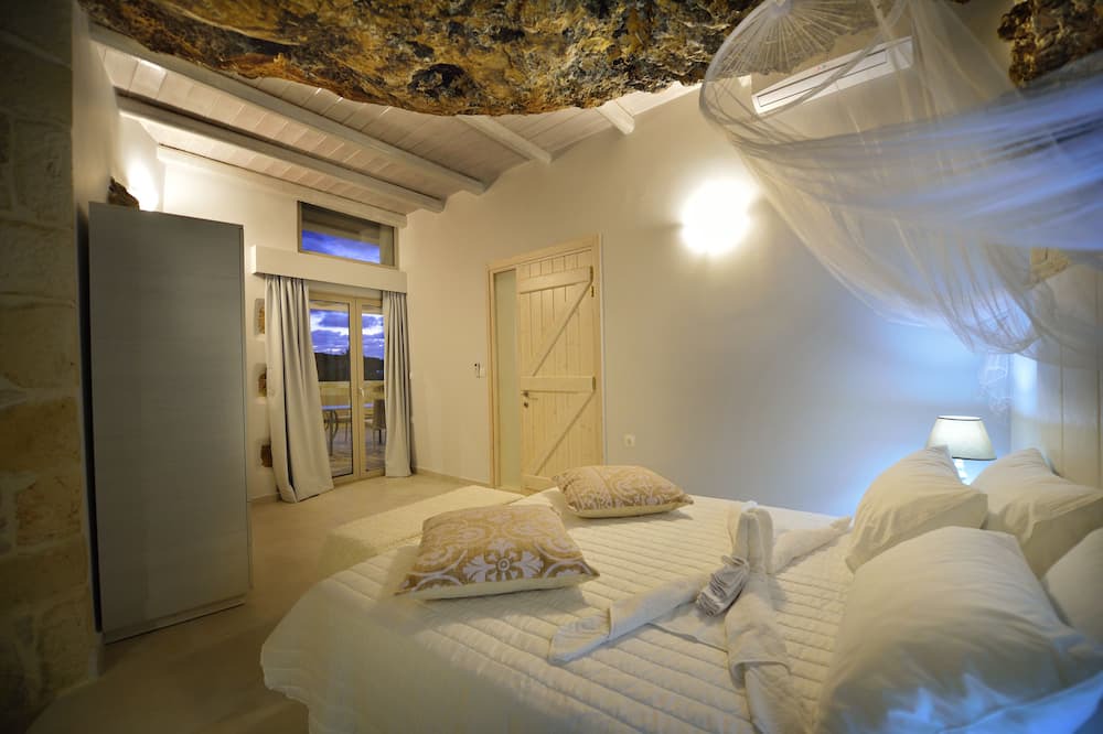 Photo of Bedroom in Limeniskos