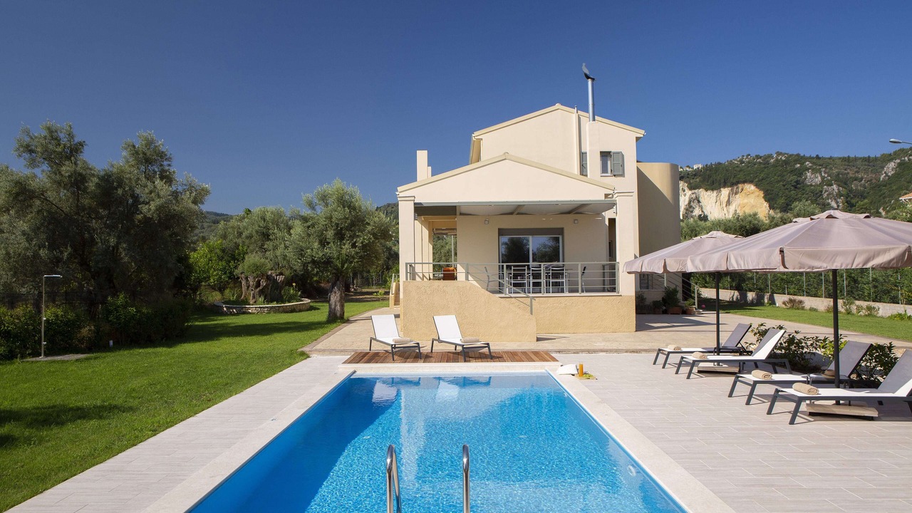 Photo of Outdoor in Apolpaina