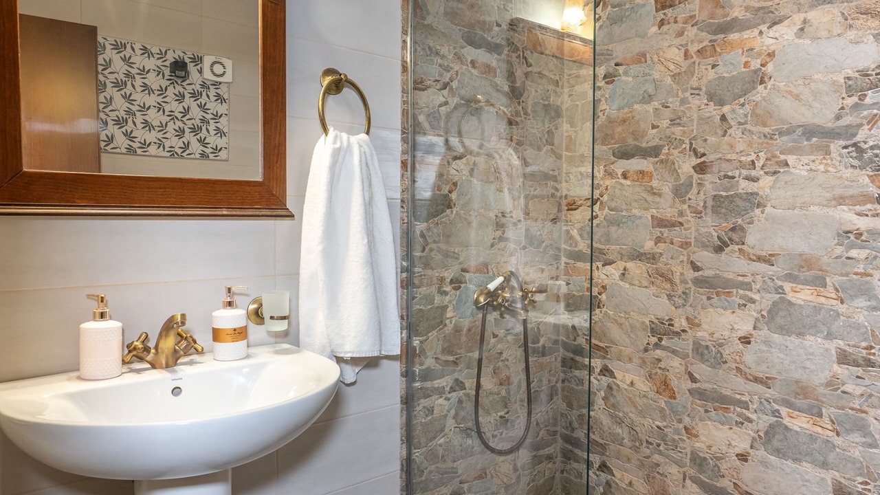 Photo of Bathroom in Katerini