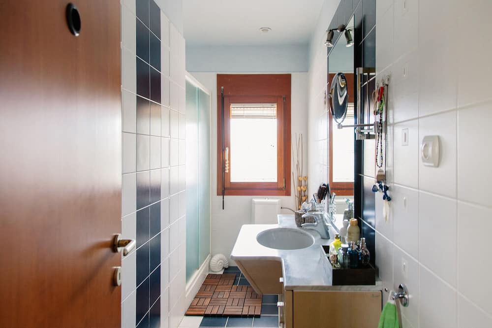 Photo of Bathroom in Varkiza