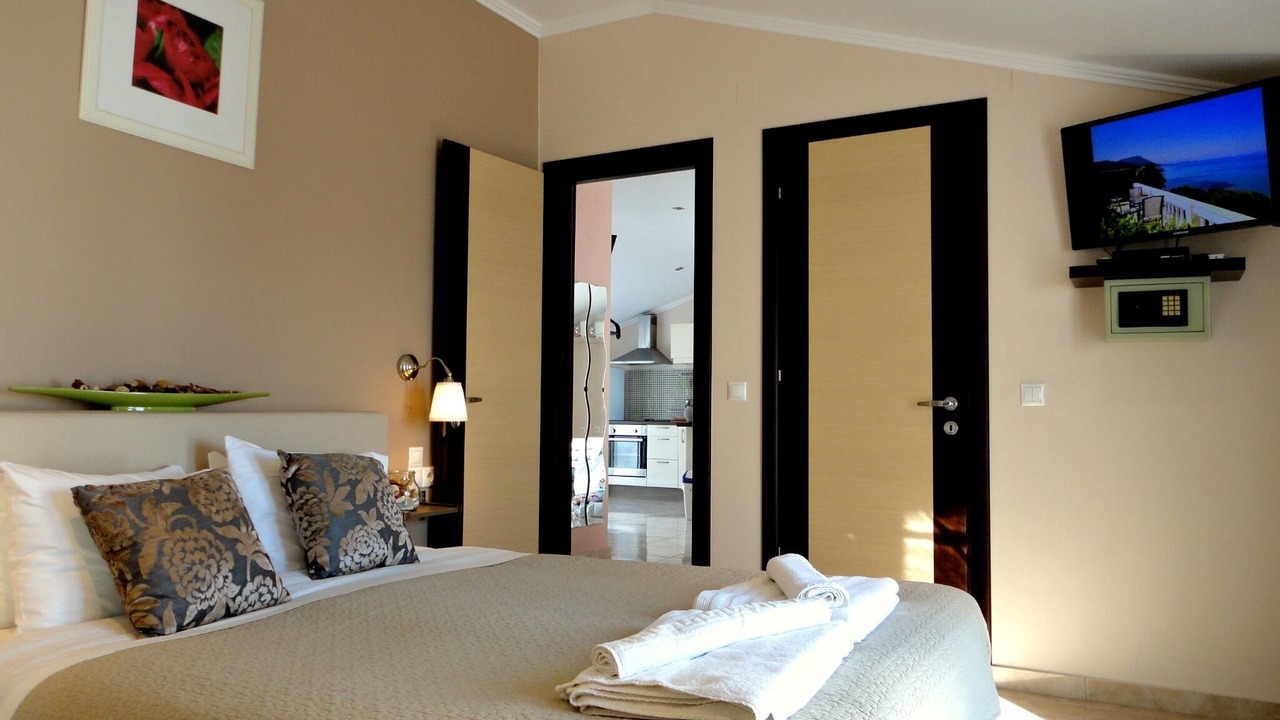 Photo of Bedroom in Messonghi