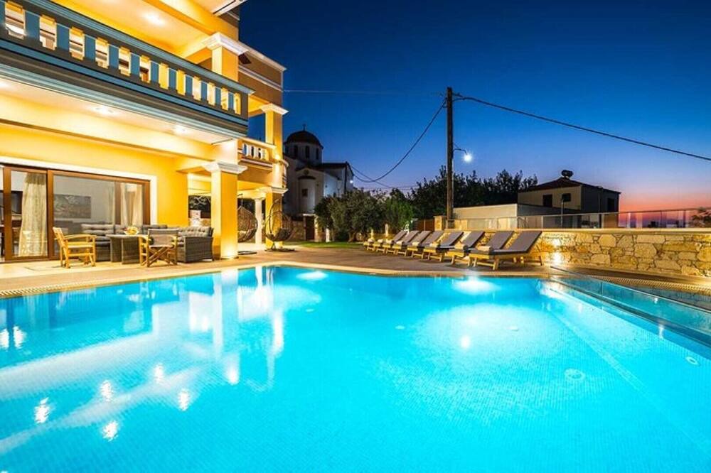 Photo of Outdoor in Platanos