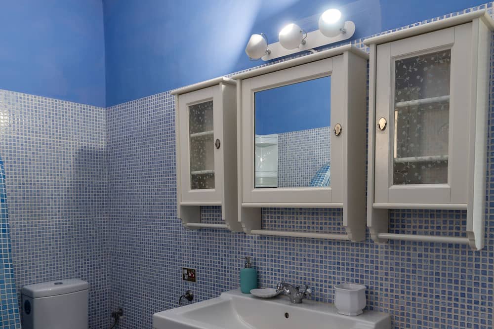 Photo of Bathroom in Platis Gialos