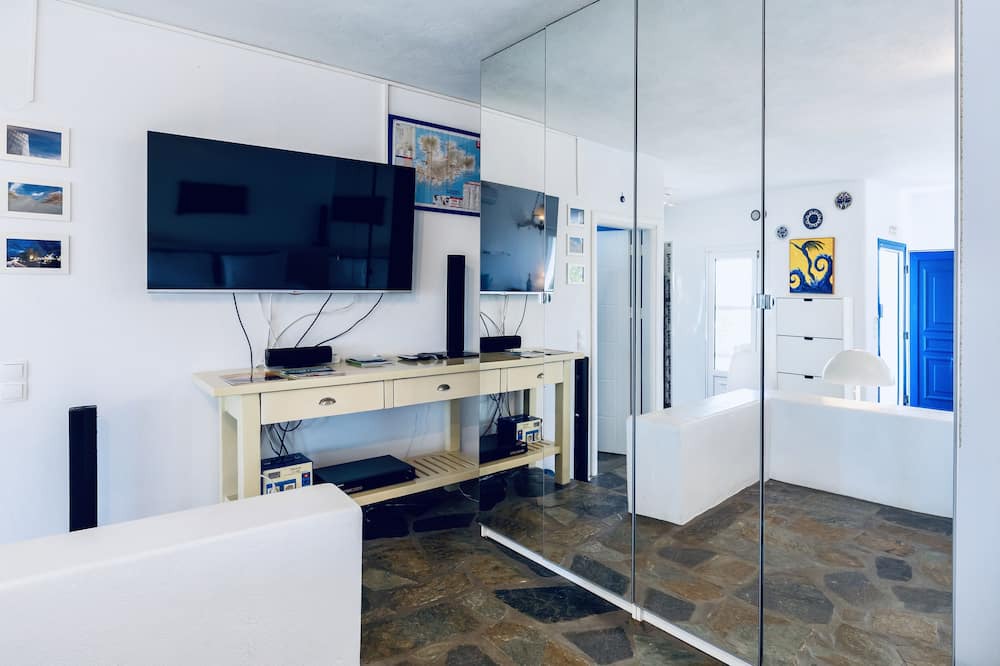 Photo of Bedroom in Platis Gialos