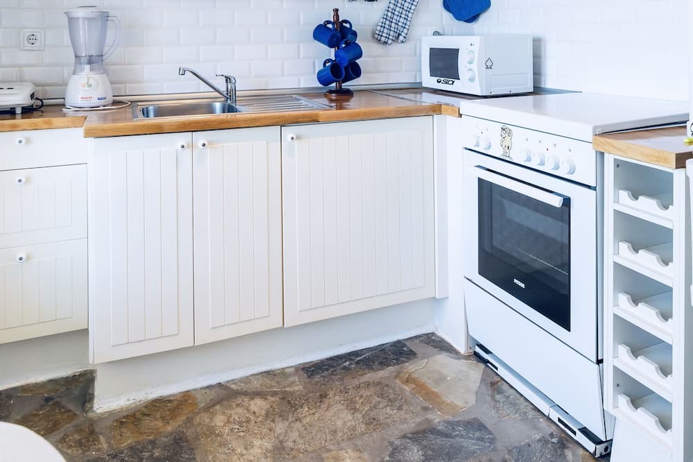 Photo of Kitchen in Platis Gialos