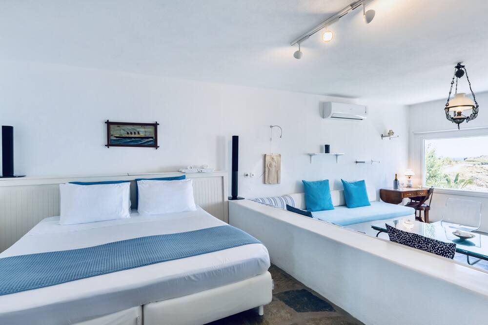 Photo of Bedroom in Platis Gialos