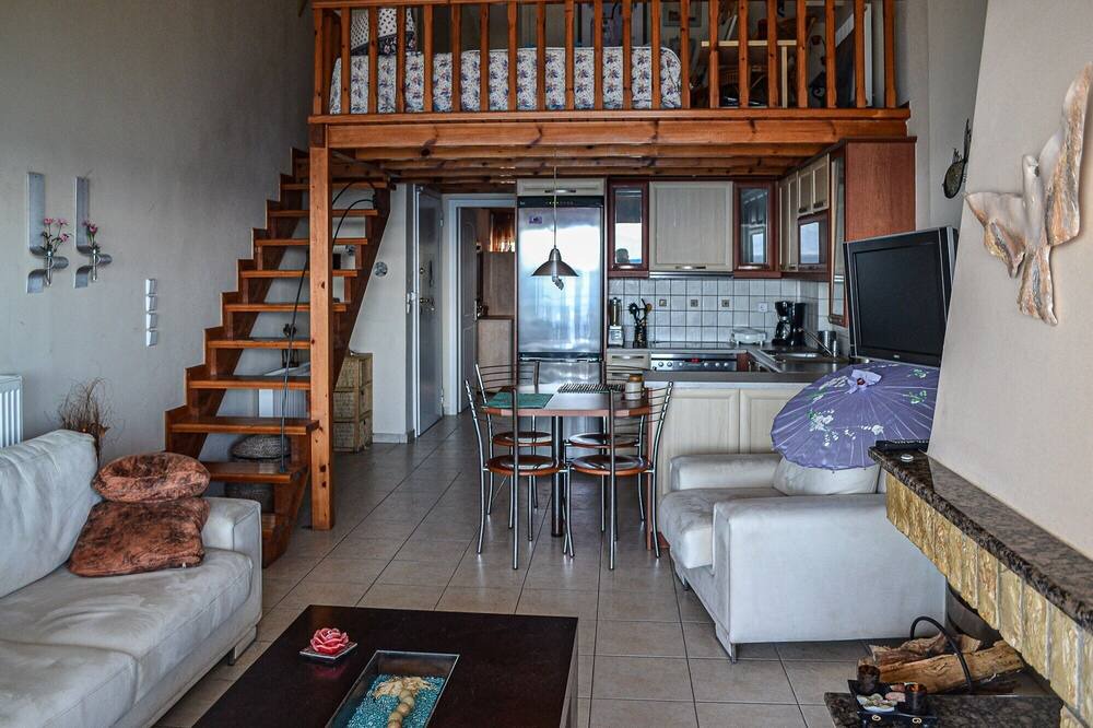 Photo of Livingroom in Egira