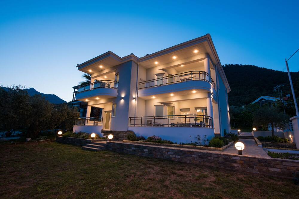 Photo of Outdoor in Golden Beach