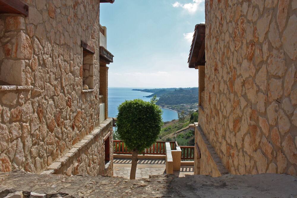 Photo of Patio Balcony in Xirokastello