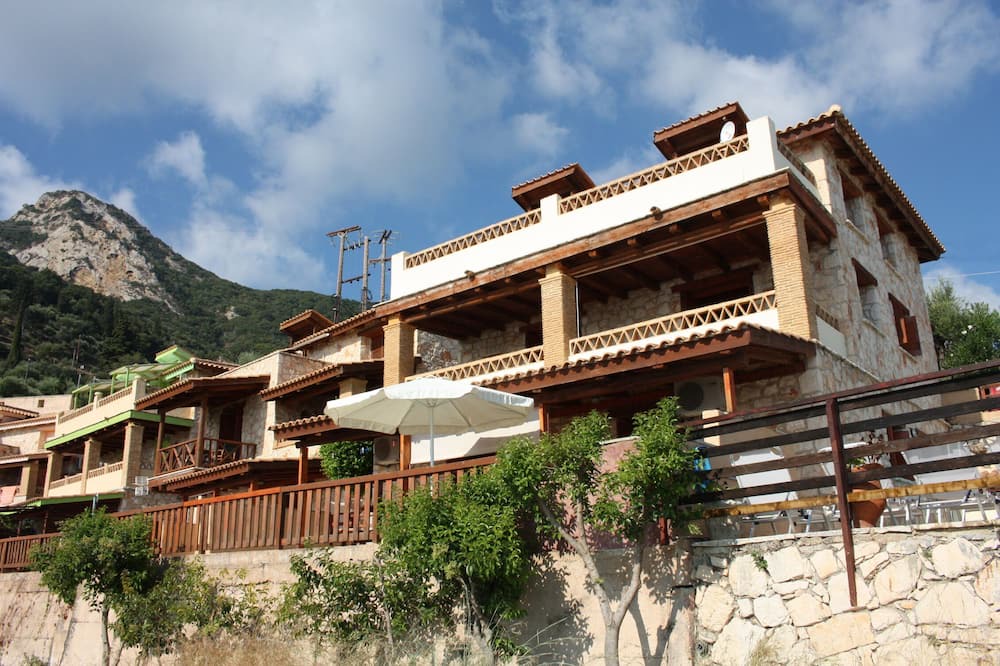 Photo of Outdoor in Xirokastello