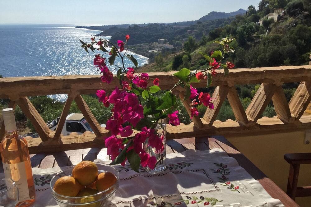 Photo of Patio Balcony in Xirokastello