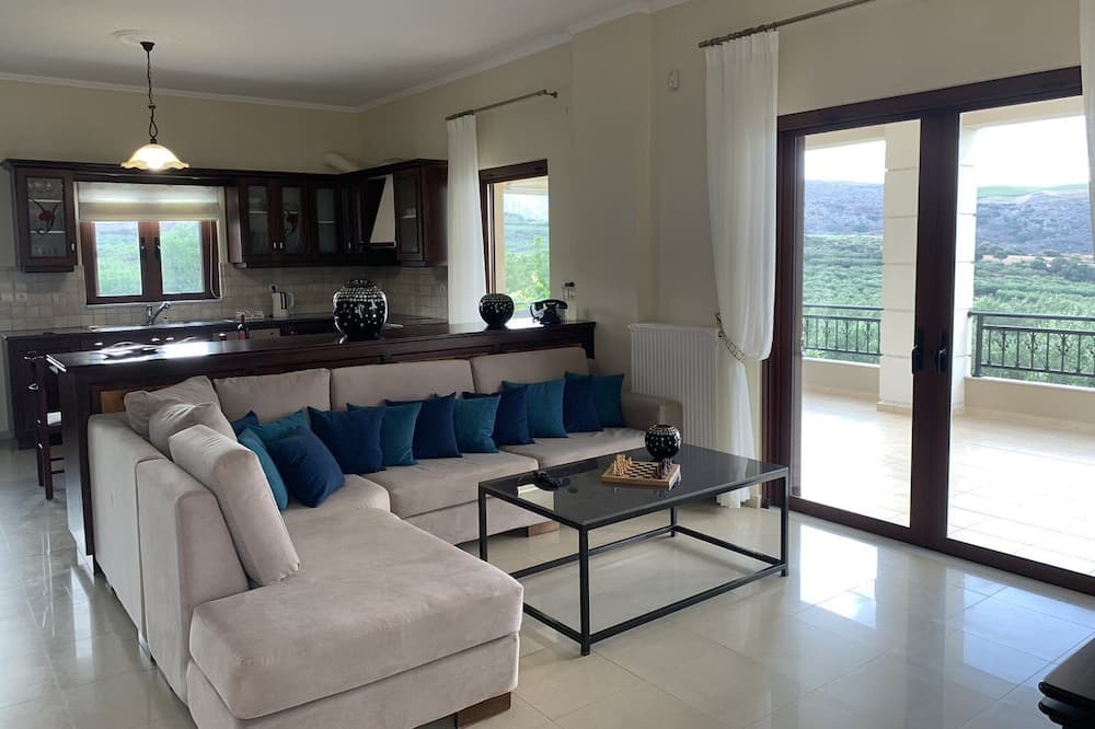 Photo of Livingroom in Galouvas