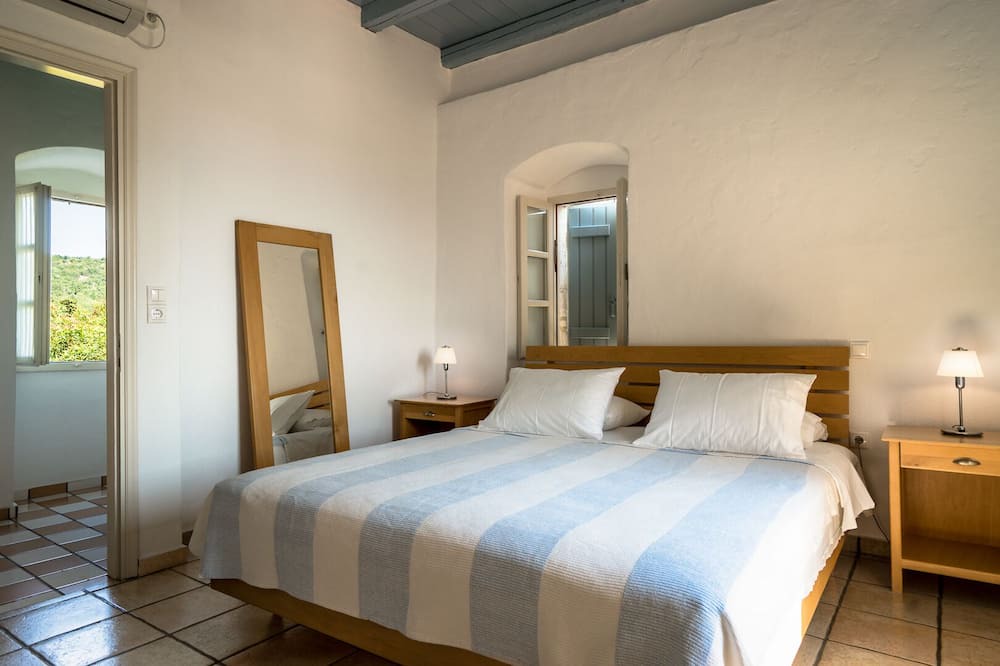 Photo of Bedroom in Erisos