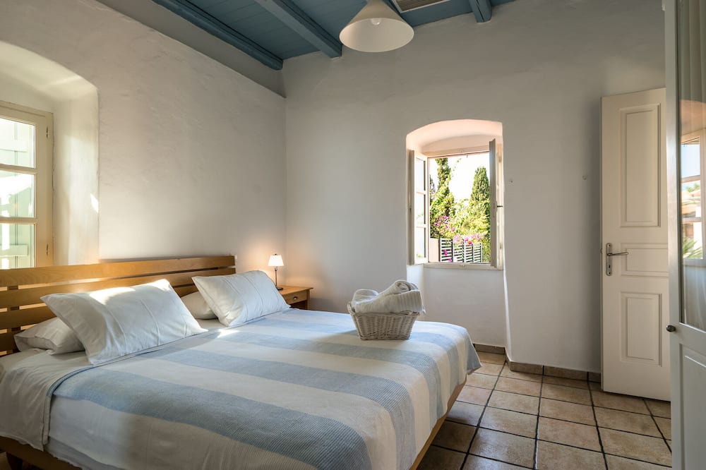 Photo of Bedroom in Erisos