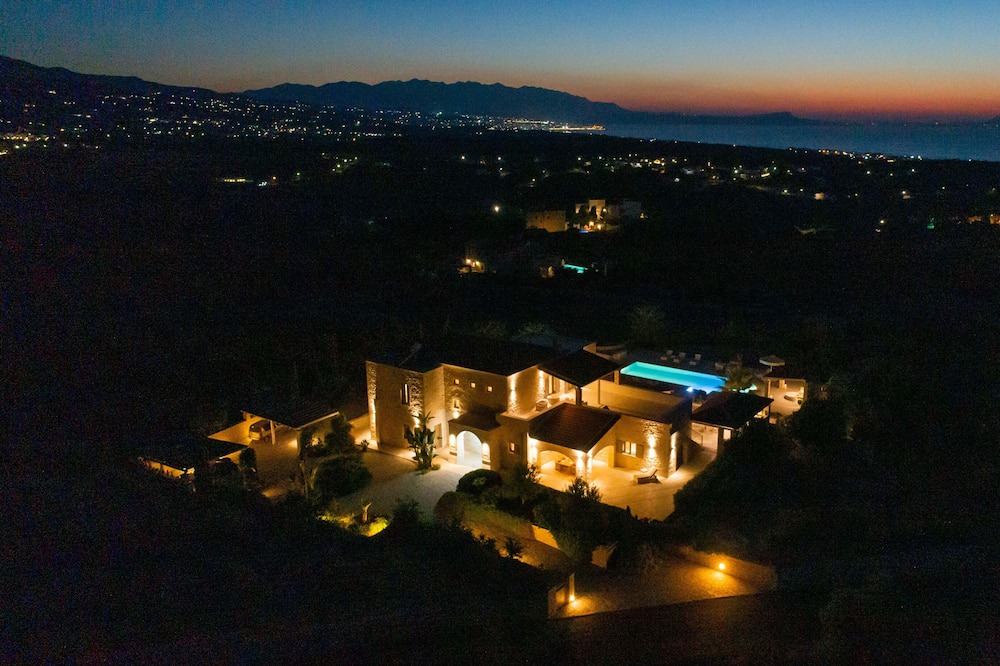 Photo of Outdoor in Asteri