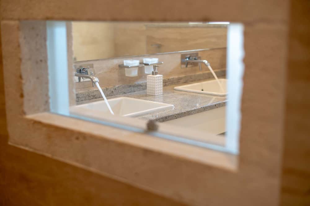 Photo of Bathroom in Asteri