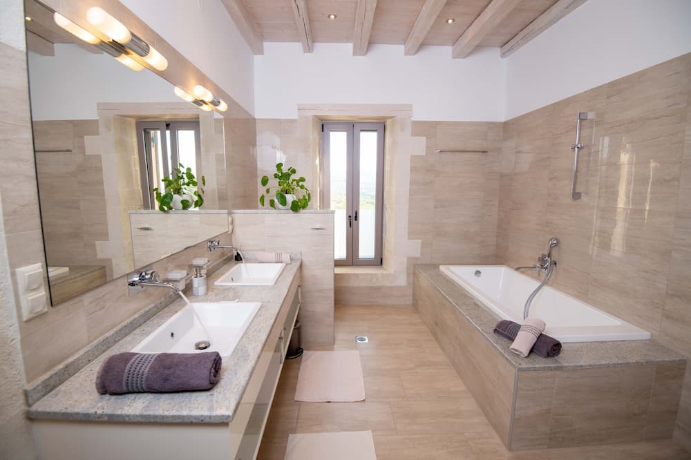 Photo of Bathroom in Asteri