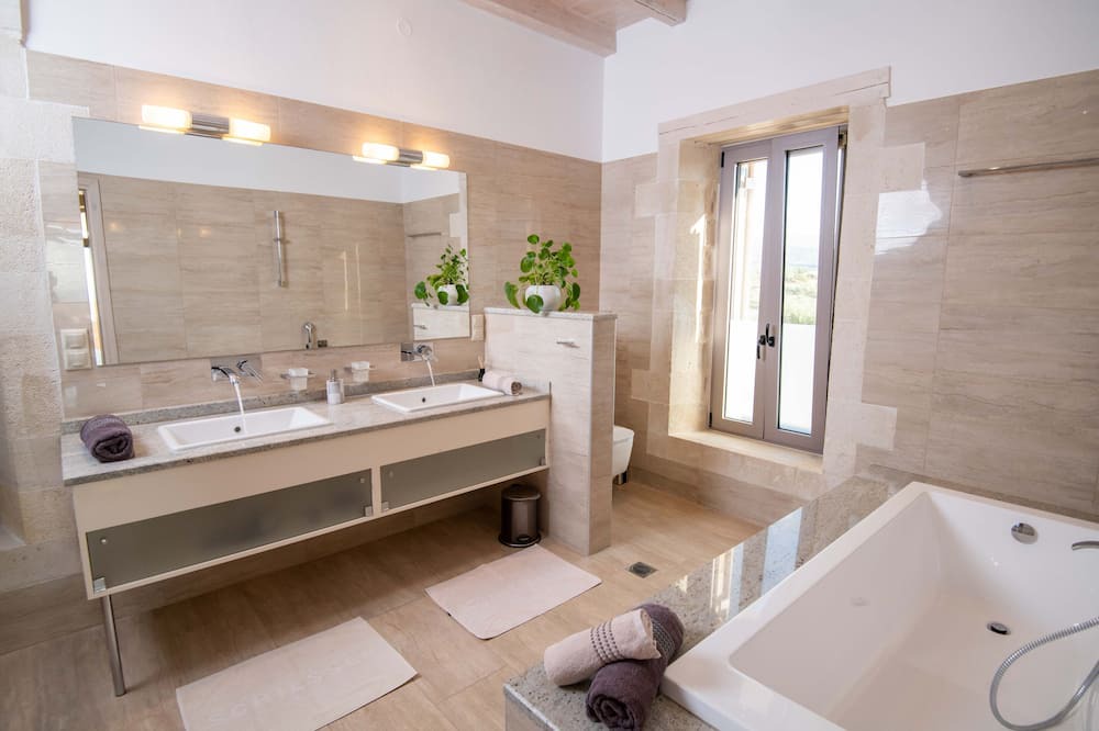 Photo of Bathroom in Asteri