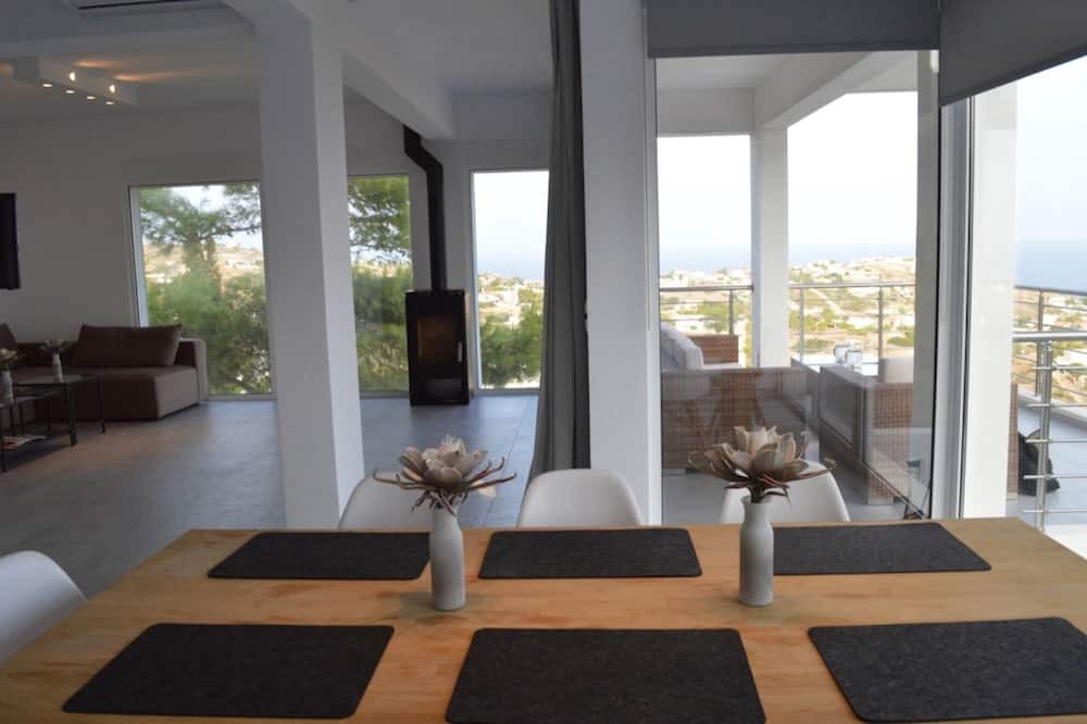 Photo of Livingroom in Agia Marina Mikrolimanou