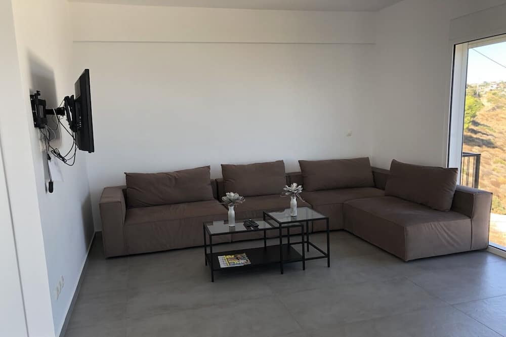 Photo of Livingroom in Agia Marina Mikrolimanou