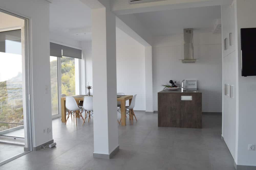 Photo of Livingroom in Agia Marina Mikrolimanou