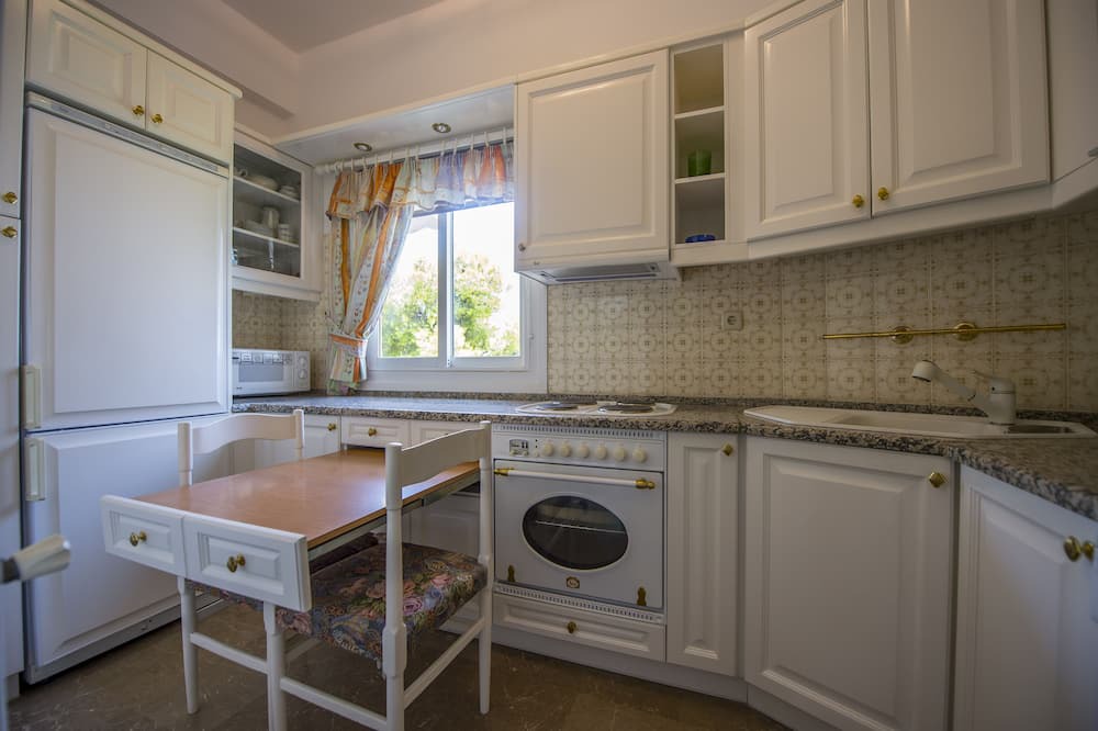 Photo of Kitchen in Varkiza