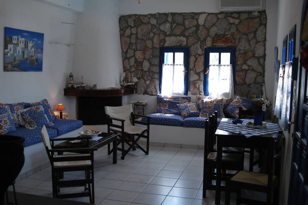Photo of Livingroom in Theologos