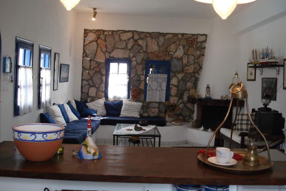 Photo of Livingroom in Theologos