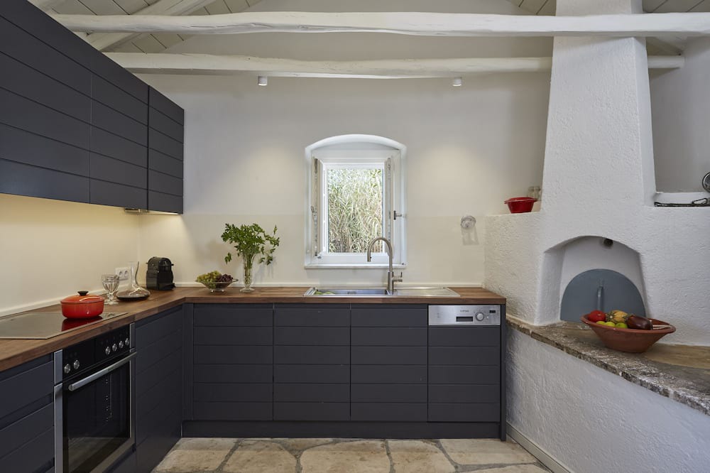 Photo of Kitchen in Tzamarelata
