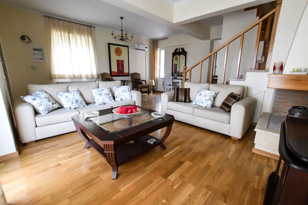 Photo of Livingroom in Paleros