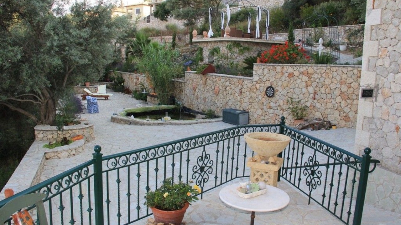 Photo of Outdoor in Apolpaina