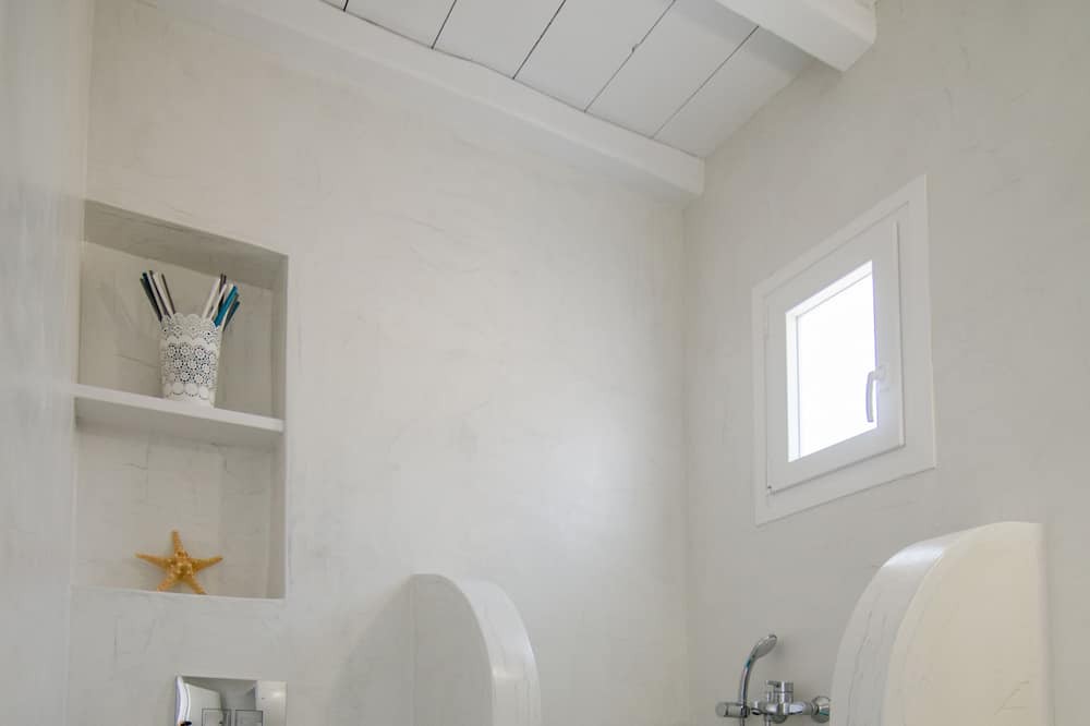 Photo of Bathroom in Magganari