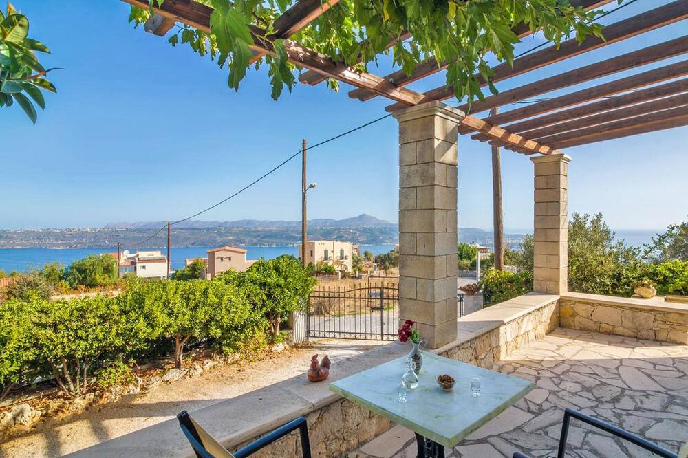 Photo of Patio Balcony in Megala Chorafia
