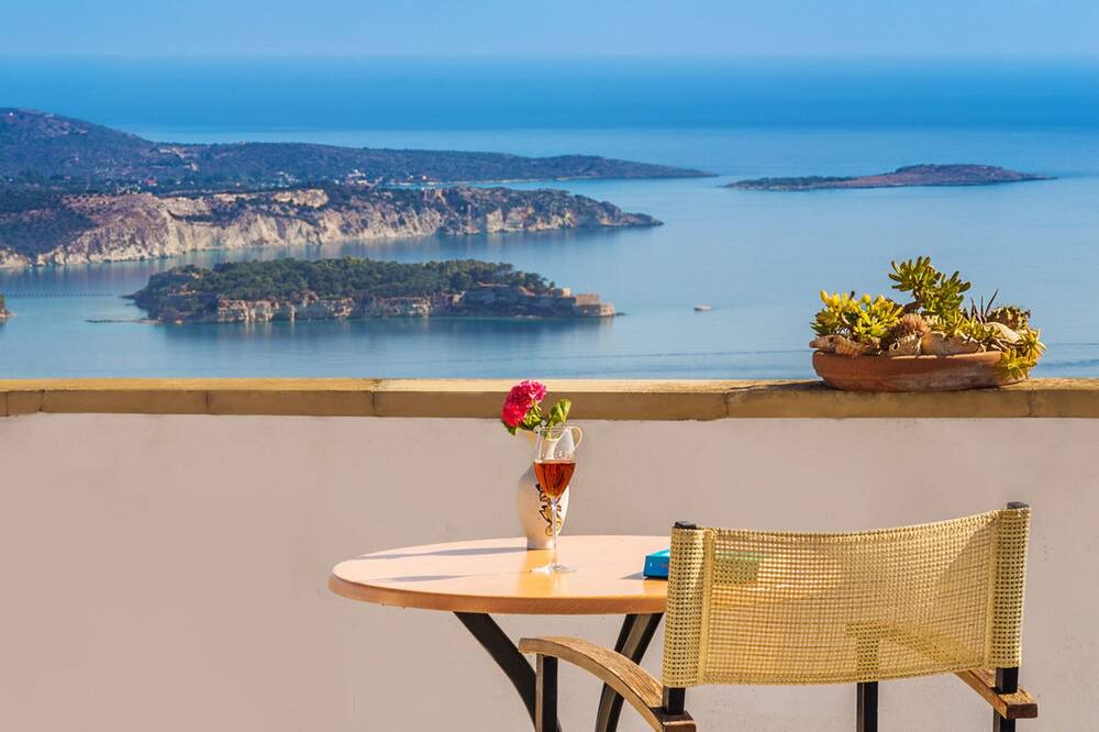 Photo of Patio Balcony in Megala Chorafia