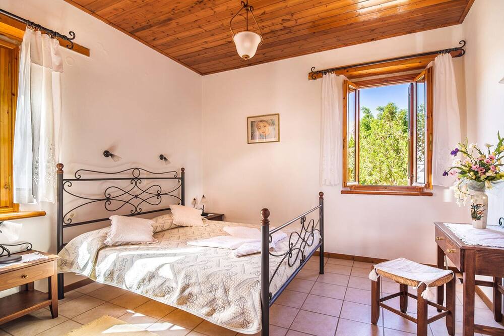 Photo of Bedroom in Megala Chorafia
