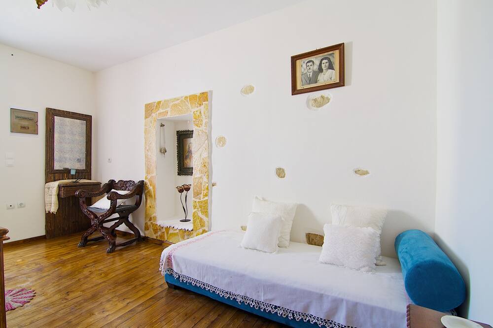 Photo of Bedroom in Chromonastiri