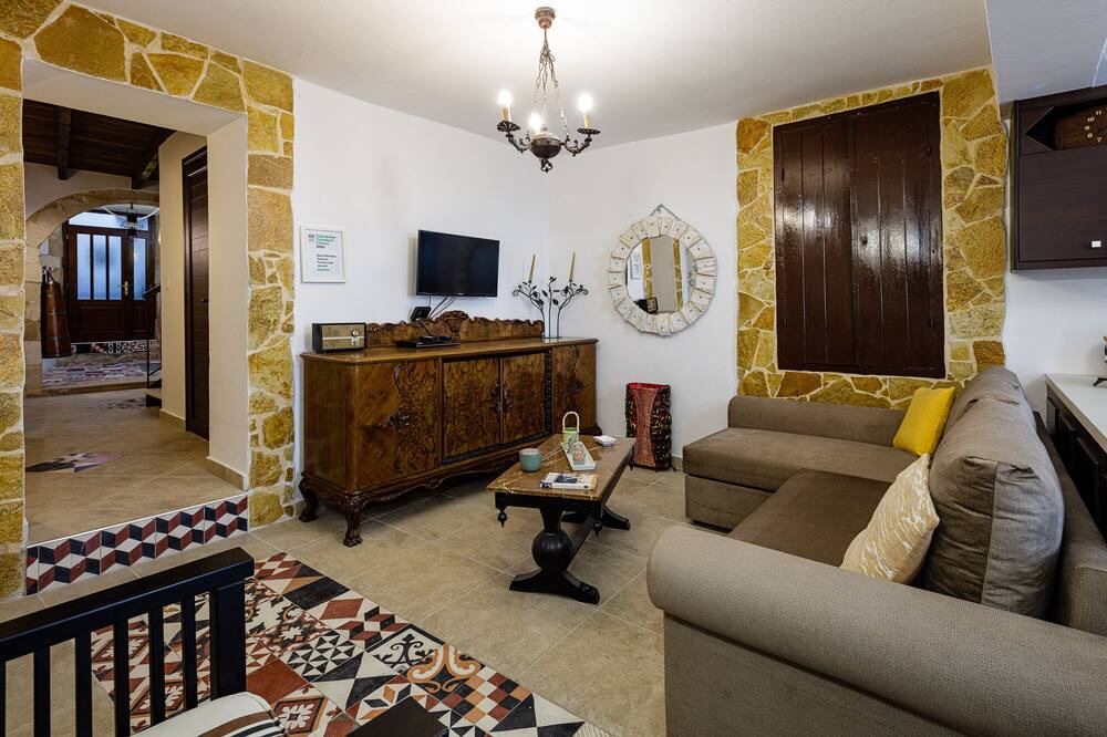 Photo of Livingroom in Chromonastiri
