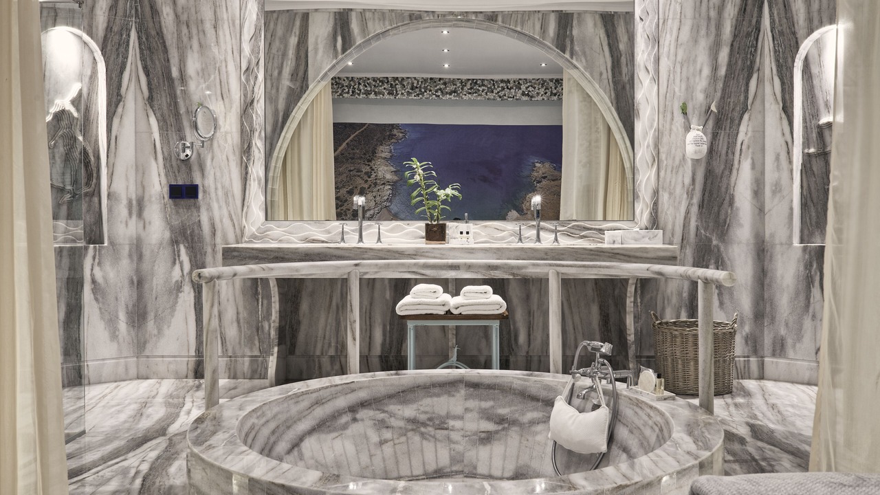Photo of Bathroom in Milopotas